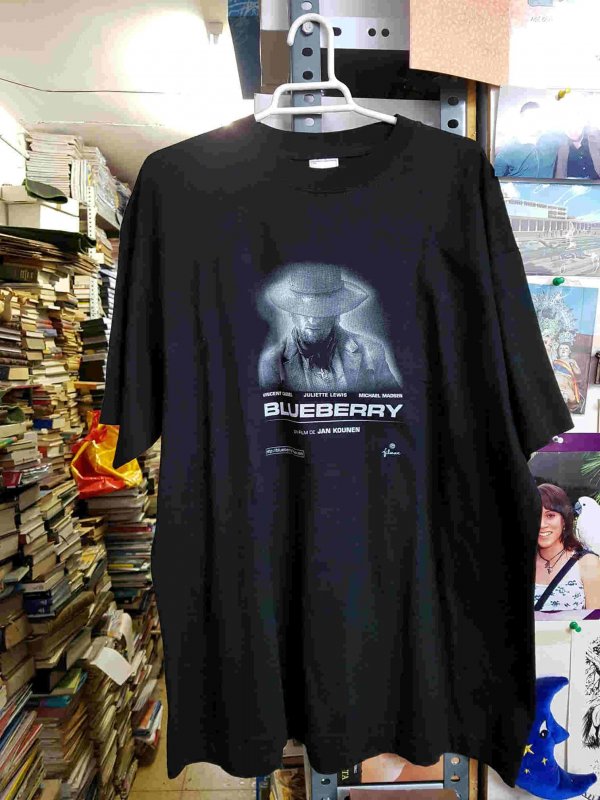 Camiseta negra de Blueberry, film de Jan Kounen. Talla XL