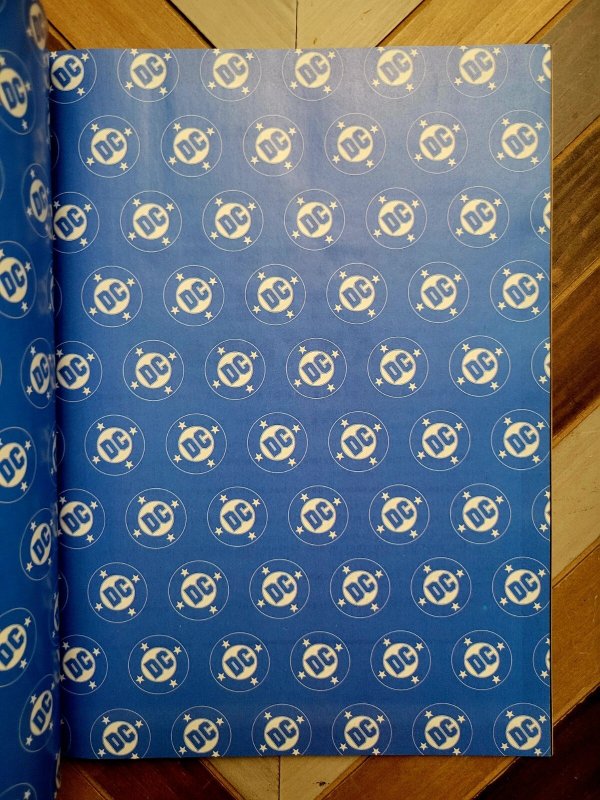 BATMAN COMICS MAGAZINE: DC 2025) 3 Stories! Snyder, Capullo, Loeb, Sale, King!