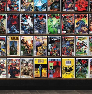 Huge Lot 150+ Comics with Superman / Batman, Hourman, 52 & More!