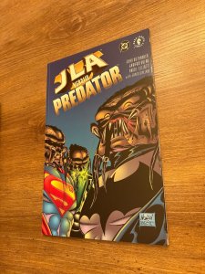 JLA Vs. Predator # 1 NM 1st Print DC Comic Book Superman Batman Flash 6 J373