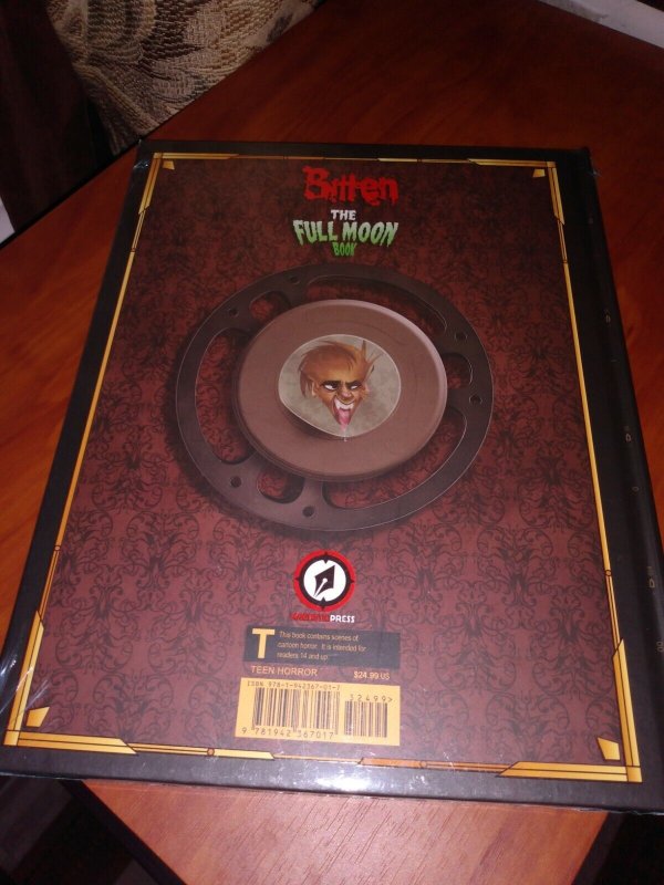 BITTEN Full Moon Book Hardcover 2015  Raul Garcia first printing NM