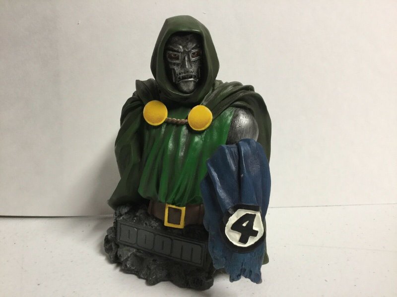 Doctor Doom Bust Dimand Select Fantastic Four Marvel Missing Box