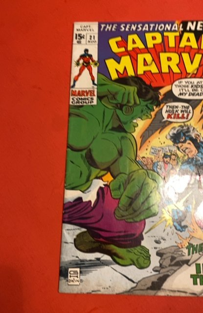 Captain Marvel #21 (1970)vs the incredible Hulk