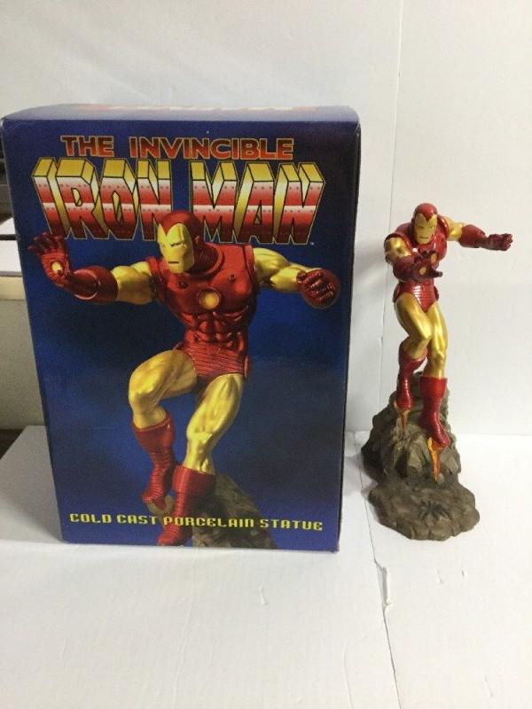 The Invicible Iron Man Cold Cast Porcelain Statue Lucky Group 174/1000