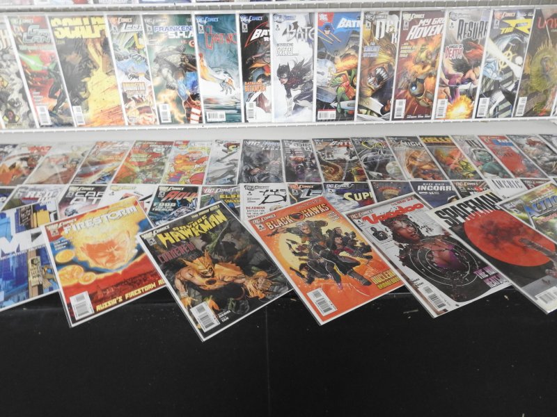 Huge Lot of 160+ Comics W/ Batman, The Flash, Green Lantern Avg VF+ Condition!