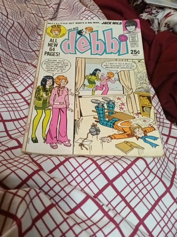 DATE WITH DEBBI #14 DC Comics 1971 Bronze Age JACK WILD Oliver Actor Article