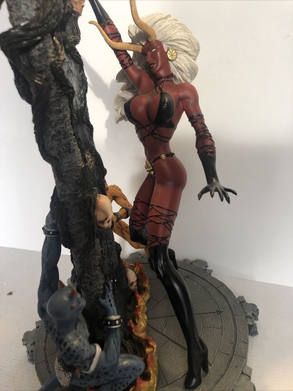 Lady Demon(2000) In Her Mirror Resin Statue| Eternal Toys|Chaos Comics| Not Used 699788201053