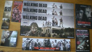 WALKING DEAD Promo set, Zombies,with 9 Promo Cards / misc, + 3 buttons, 1 2