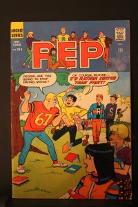 Pep #213 Mid-High-Grade FN/VF Moose beating on Jughead cover Archie and the gang