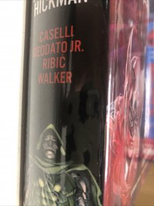 Secret Wars (2025) Omnibus • Marvel Comics • Jonathan Hickman • Stefano Caselli