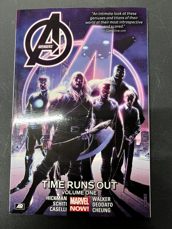 Avengers: Time Runs Out Vol. 1 Jonathan Hickman, TPB Marvel Comics TP-E5