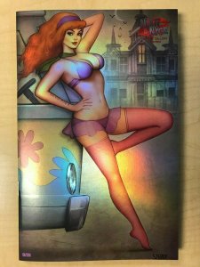 Notti & Nyce Cosplay Gallery DAPHNE Nice Chrome Variant Nate Szerdy Scooby Doo