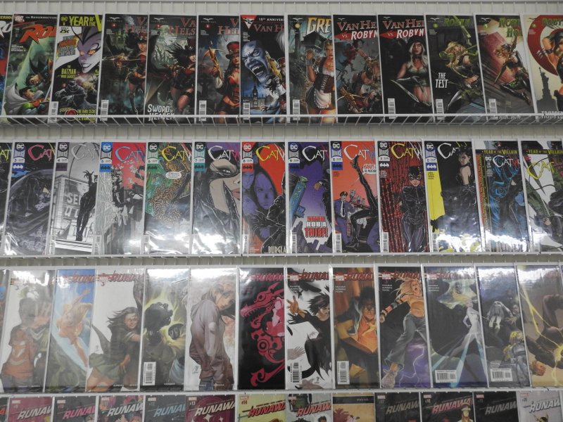 Huge Lot 140+ Comics W/ Catwoman, Runaways, Witcher, +More Avg VF+ Condition!
