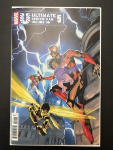 ULTIMATE SPIDER-MAN INCURSION #5 1:25 PETE WOODS VAR IN-HAND PROSHIPPER