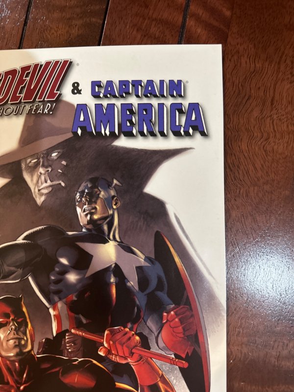 Daredevil & Captain America: Dead On Arrival (2009)