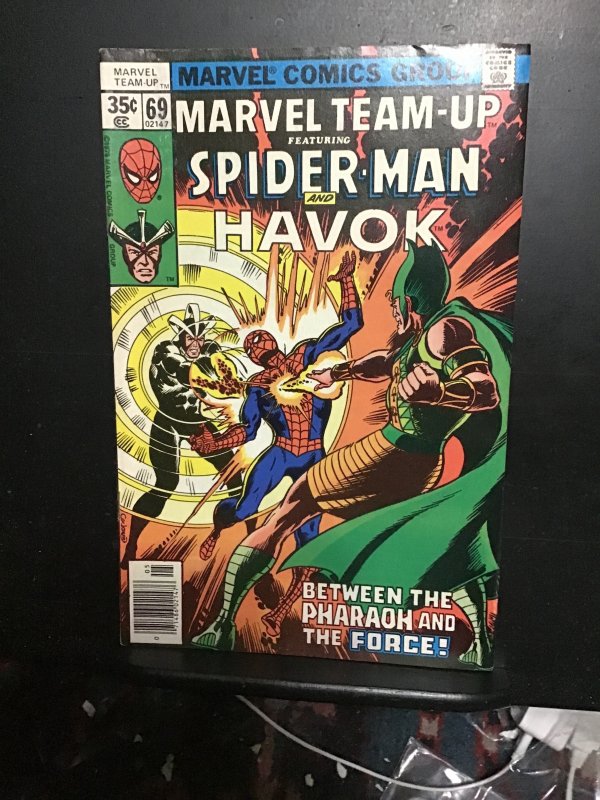 Marvel Team-Up #69 (1979) spider-Man and havoc from X-Men! Vs Pharaoh VF/NM