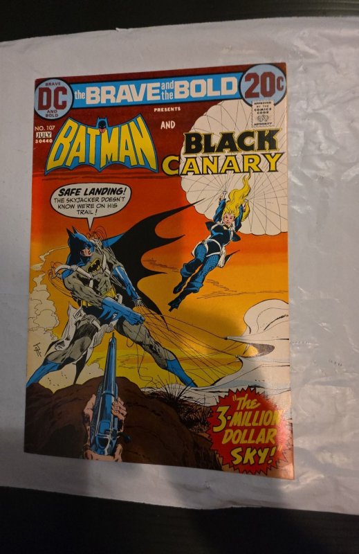 The Brave and the Bold #107 (1973)Aparo art Canary & batman