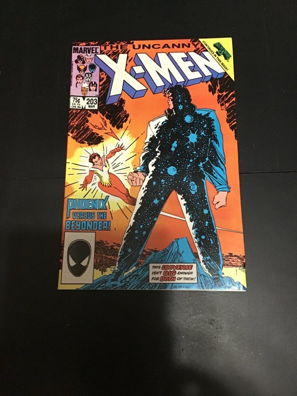 The Uncanny X-Men #203 (1986) Beyonder key! Early Ms. Marvel! High-grade NM- Wow