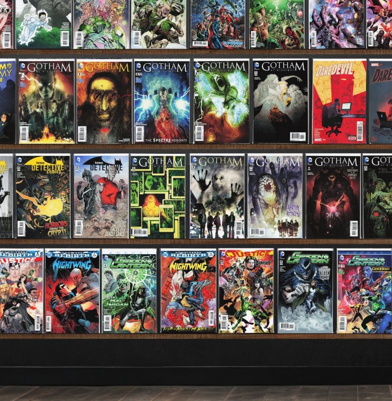 Huge Lot 140+ Comics with Justice League, Sinestro, Green Lantern & More!