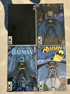 4 Lot Embossed Embossed Batman 515 Detective 682 DC Universe Logo Variant 1995