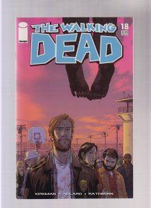 WALKING DEAD #18 - TONY MOORE COVER/ADLARD INTERIOR (9.2) 2005