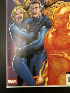 FANTASTIC FOUR #1 (2024) FACSIMILE EDITION 1:25 LARROCA VAR IN-HAND PROSHIPPER