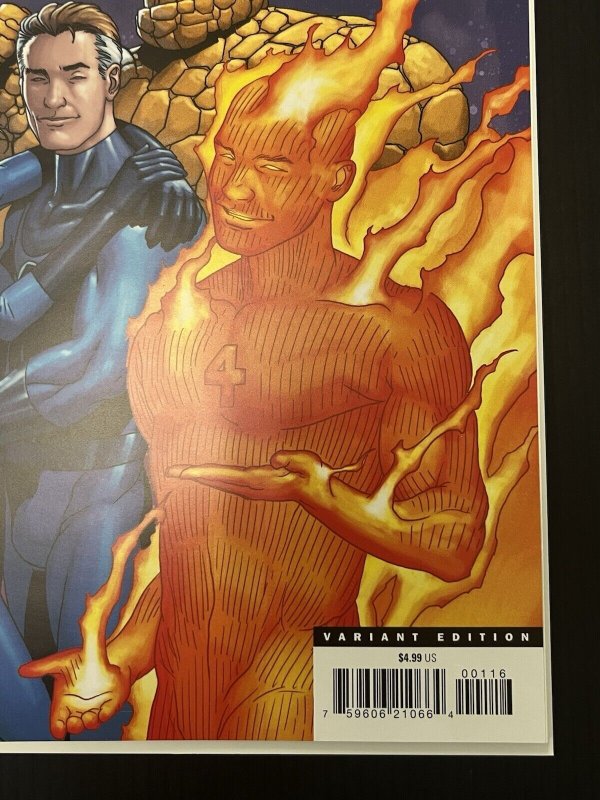 FANTASTIC FOUR #1 (2024) FACSIMILE EDITION 1:25 LARROCA VAR IN-HAND PROSHIPPER
