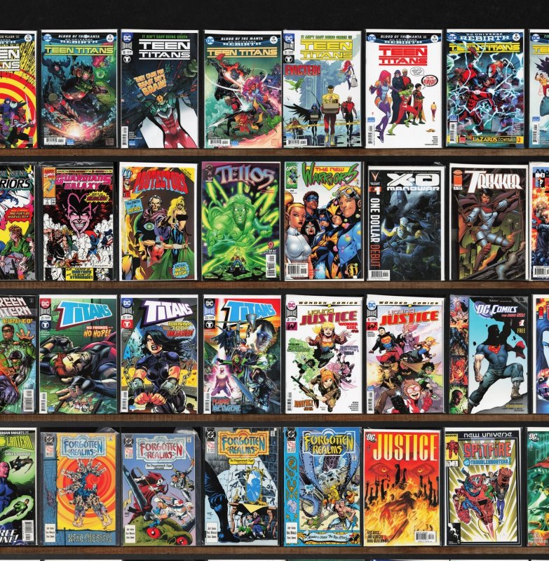 Huge Lot 150+ Comics with Teen Titans, Titans, Green Lantern & More!