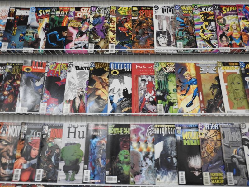 Huge Lot 200+ Comics W/ Batman, Wolverine, Avengers, Spidey+ Avg VF- Condition!