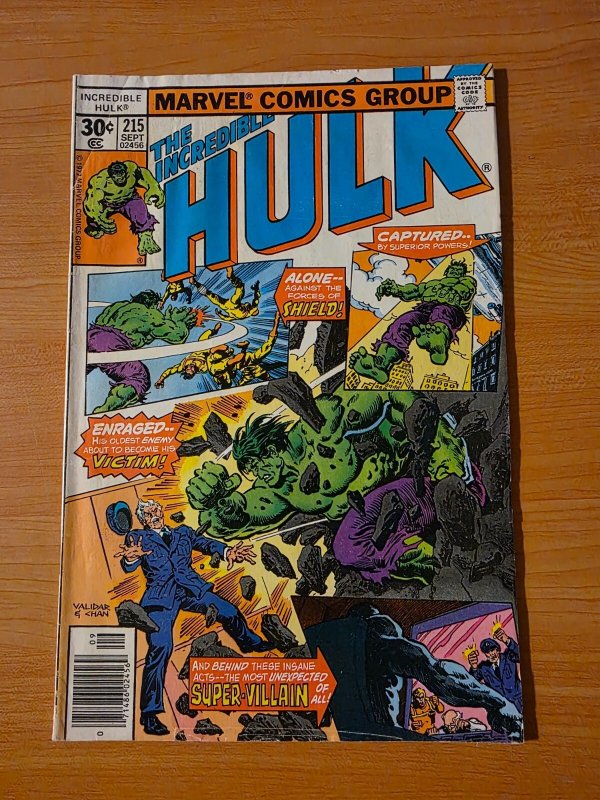 Incredible Hulk #215 Newsstand Variant ~ FINE FN ~ 1977 Marvel Comics