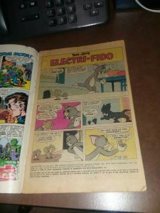 Tom & Jerry #328 Whitman Comics 1980 bronze age cartoon metro goldwyn mayer