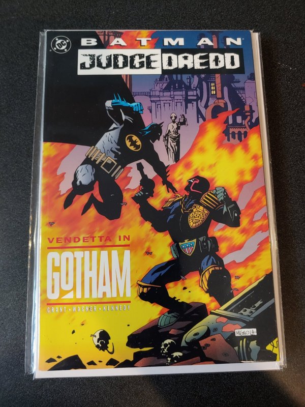 Batman Judge Dredd Vendetta in Gotham Trade Paperback TPB DC Dark Knight Mignola