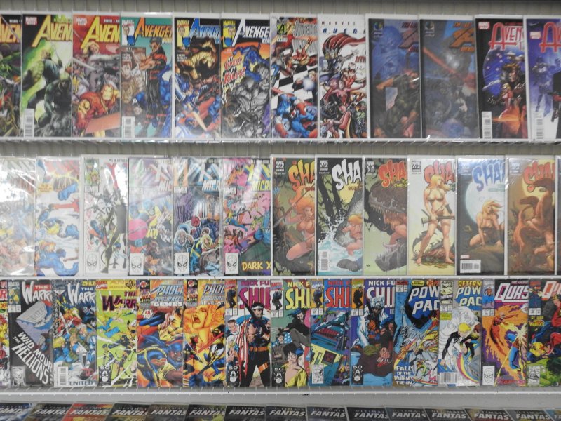 Huge Lot 160 Comics W/Handbook Marvel U, Avengers, X-Men+ Avg VF Condition!!