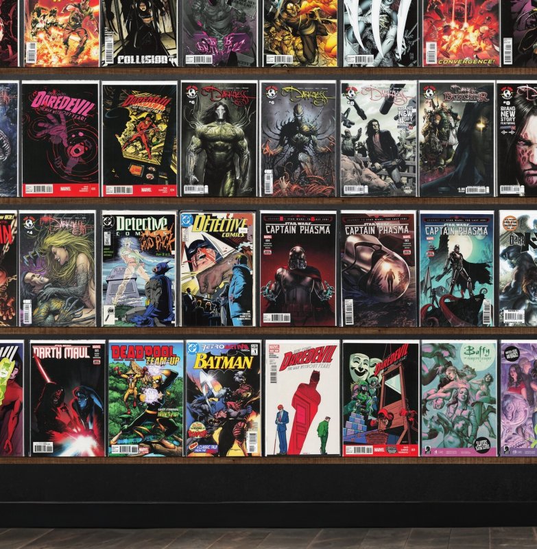 Huge Lot 150+ Comics with Daredevil, Countdown, Daken: Dark Wolverine & More!