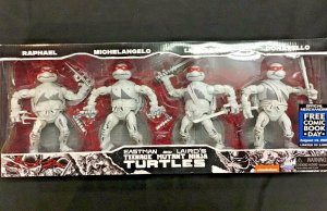 Eastman and Laird’s Teenage Mutant Ninja Turtles #1 Black & White Toy Set FCBD