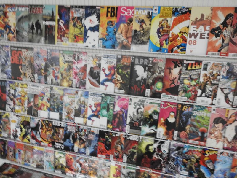 Huge Lot 160+ Comics W/ Hellboy, Hulk, Spider-Man, X-Men+ Avg VF Condition!