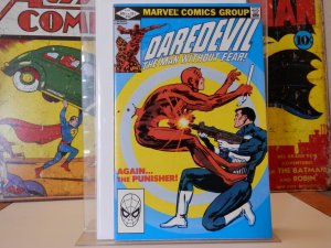 Daredevil #183 (8.0) (1982) (1st Battle Daredevil & Punisher - New show!)