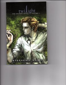 Twilight: The Graphic Novel, Vol. 2 (The Twilight Saga)