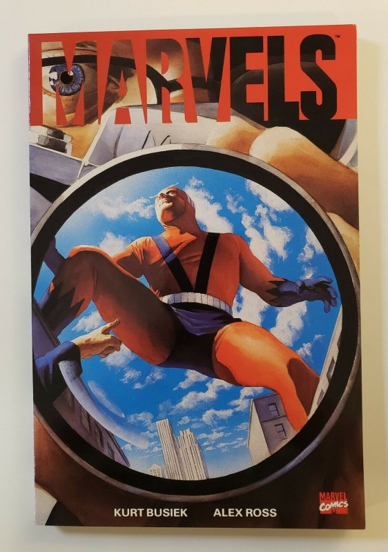 MARVELS TPB SOFT COVER ALEX ROSS KURT BUSIEK FIRST PRINT VF/NM