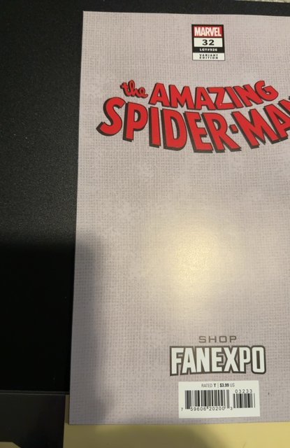 The Amazing Spider-Man #32 (2017)peach momoka virgin variant