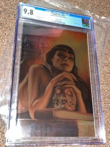 Vampirella 666 (2024), Carla Cohen 1:66 Virgin Foil Variant CGC Graded 9.8