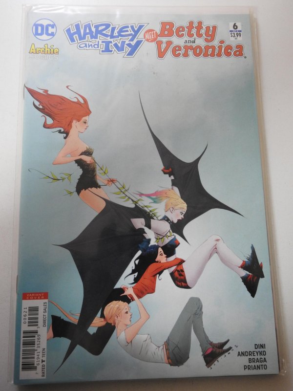 Harley & Ivy Meet Betty & Veronica #6 Jae Lee Cover (2018)