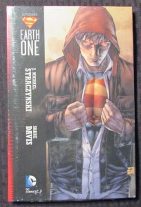 2013 SUPERMAN Earth One by Straczynski & Davis HC SEALED DC Comics