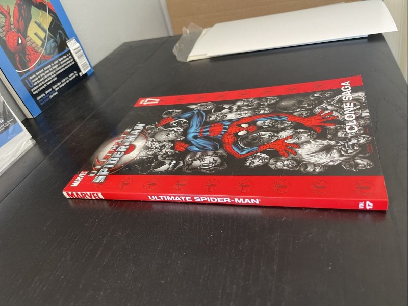 Ultimate Spider-Man Vol.  #17 1st Print Trade Paperback 