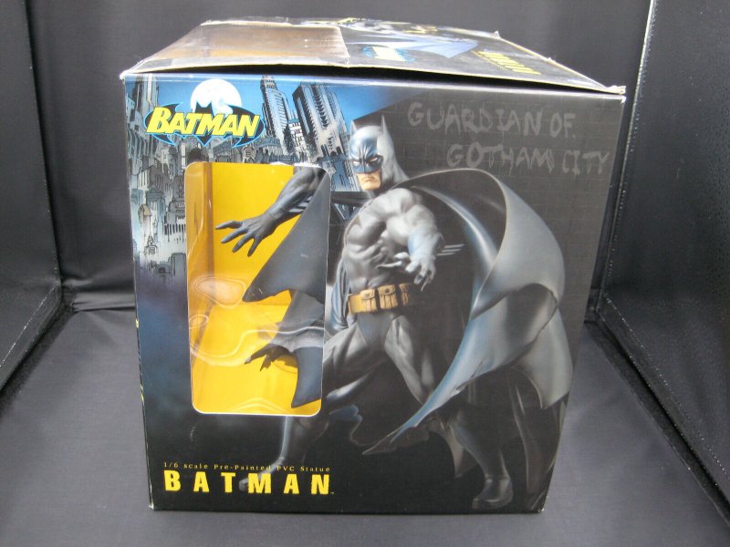 Batman Kotobukiya Artfx 1/6 scale Pre-Painted PVC Batman Statue Blue 