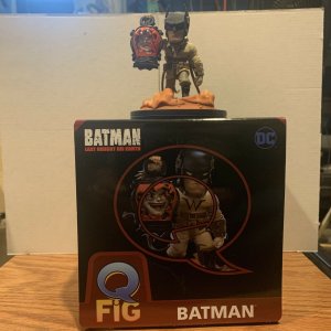 Q Fig Batman Last Knight on Earth Quantum Mechanix Elite Figure Statue Display 812095024812