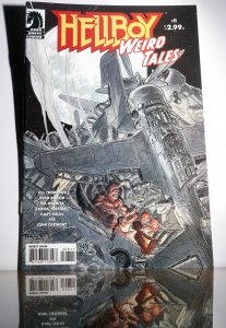 Hellboy: Weird Tales #8 Dark Horse Comics 2004 Feat. Sasaki-san Giant Robot
