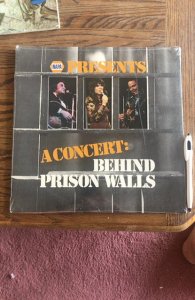 A concert:Behind prison walls Johnny Cash, Linda Ronstadt, Roy Clark LP sealed