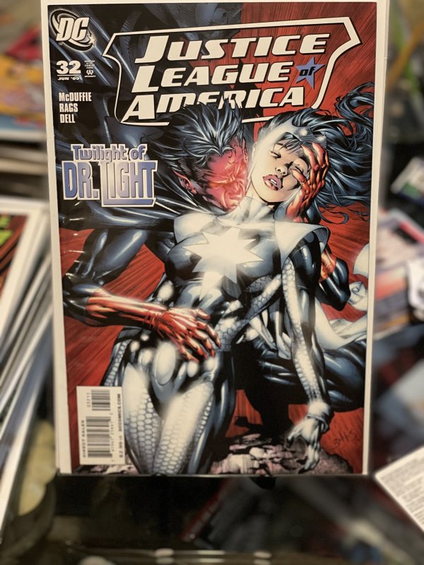 Justice League of America #32 (2009)