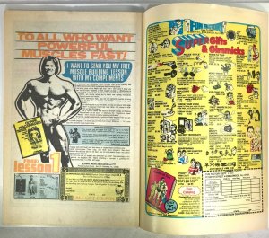 World at WAR Comic Issue 25 —  Sam Glanzman Art 1981 Charlton Comics — 32 Pages 